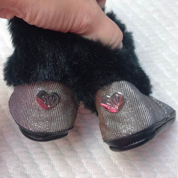 Stuart Weitzman baby fur booties size 2 - Picture 3 of 4